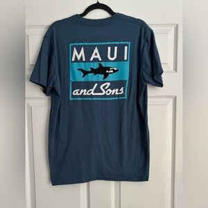 Maui and Sons Men’s Blue Short Sleeve  Shark Graphic T-Shirt, Size L.